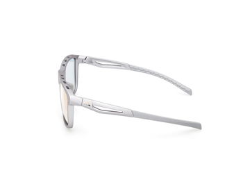 Das Bild zeigt die Bügel der Adidas Sport Sonnenbrille SP0111 20L.